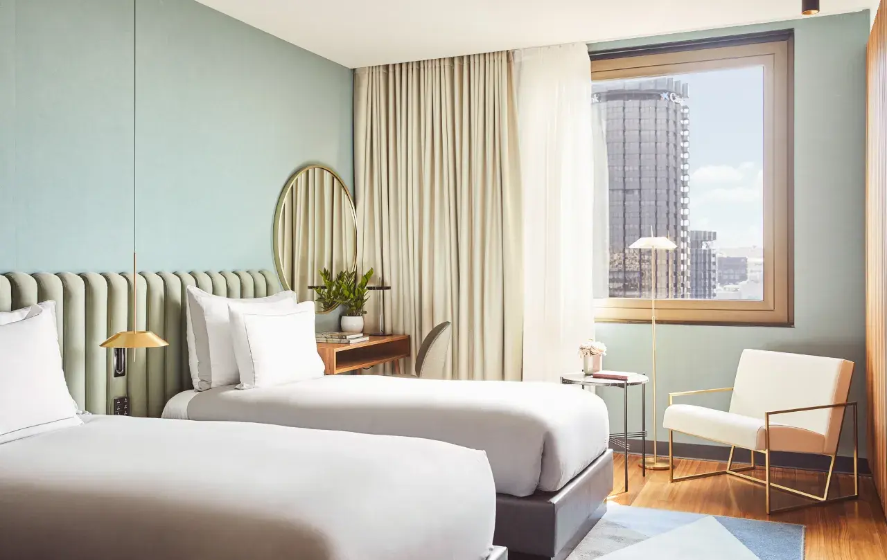 2 Twin Beds Premium — Trip.com listing photograph